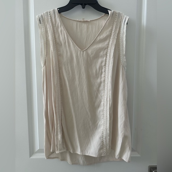 41 Hawthorn White Ivory V-neck lace detailed blouse size medium - Picture 1 of 6